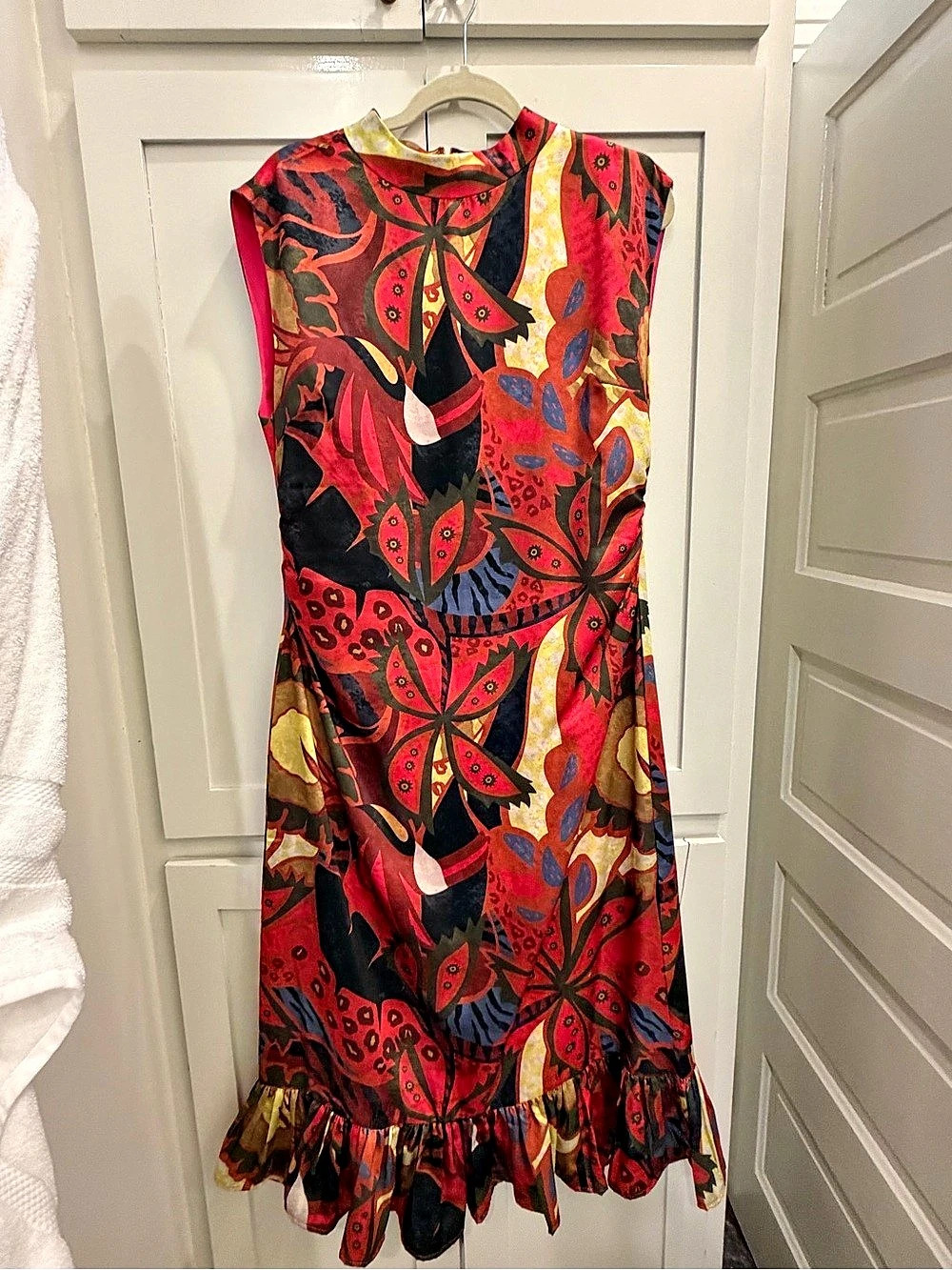 Alden Adair Abstract Print Midi Dress in Red & Black Size Large